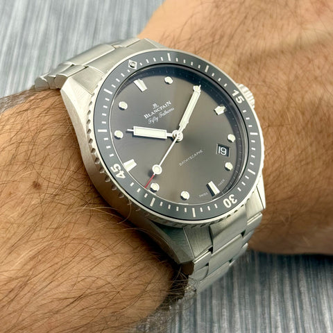 Blancpain Fifty Fathoms Bathyscaphe Ref. 5000-1110-71s | Full-Set 2023 | Automatic | 43mm | Grey Dial | Top | VIP