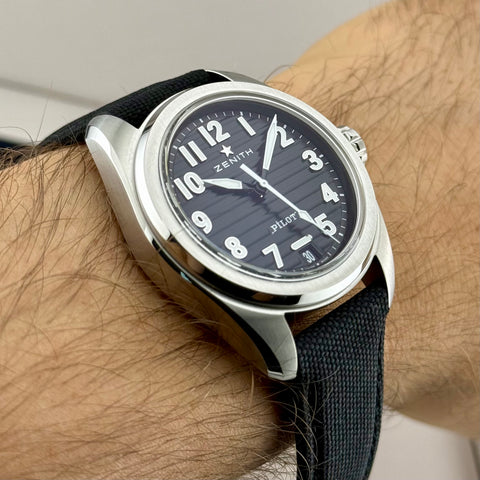 Zenith Pilot Automatic 40 Ref. 03.4000.3620/21.I001 | Full-Set 11/2024 |  Garantie 11/2029 | Ungetragen | Unworn | Top