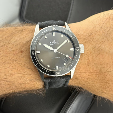 Die Blancpain Fifty Fathoms Bathyscape Ref. 5000-1110-B52A | Full-Set 01/2024 | Unworn | Ungetragen | 43mm | Grey Dial | Top