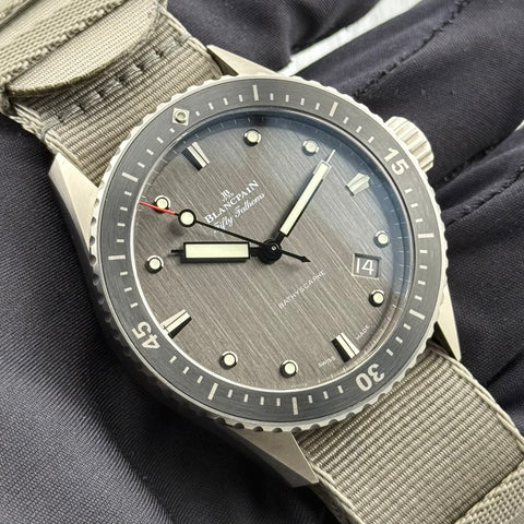 Blancpain Fifty Fathoms Bathyscaphe Ref. 5000-1210-NAGA | Full-Set 2022 | Unworn | 43mm | Titan | Titanium | Top | VIP