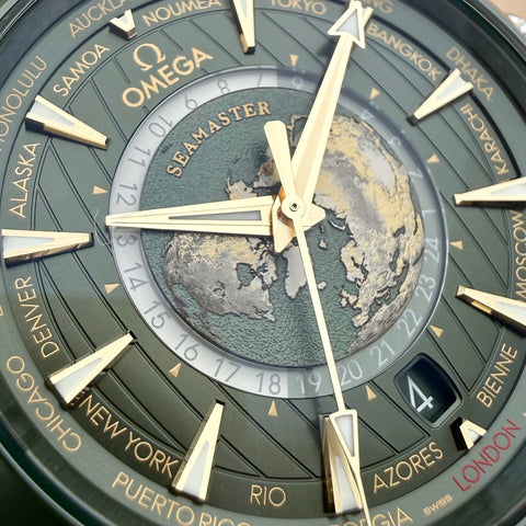 Omega Seamaster Aqua Terra Worldtimer Ref. 22030432210001 | Full-Set 03/2024 | Garantie 03/2029 | Like New | 43mm | Top