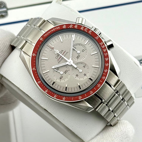 Omega Speedmaster Moonwatch Tokyo 2020 „Rising Sun“ Ref. 52230423006001 | Full-Set 10/2024 | Limited Edition 2020 | 42mm | Rare | Top