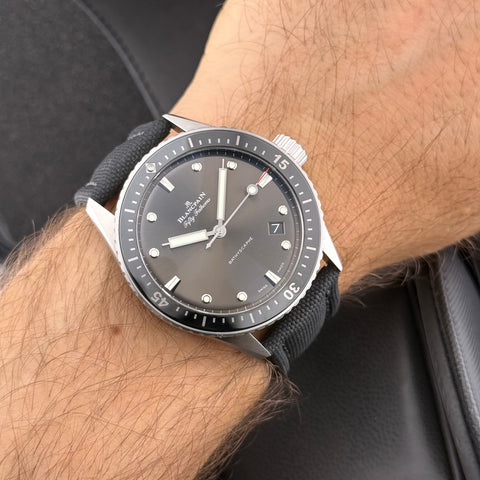 Die Blancpain Fifty Fathoms Bathyscape Ref. 5000-1110-B52A | Full-Set 01/2024 | Unworn | Ungetragen | 43mm | Grey Dial | Top