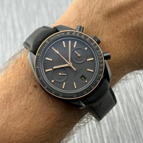 Omega Speedmaster Dark Side of the Moon Sedna Black Ref. 31163445106001 | Full-Set 05/2023 | Omega Garantie 05/2027 | 44.25mm | Keramik | Top | VIP